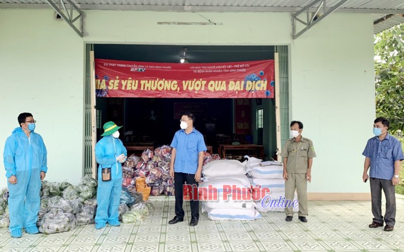 “Chia sẻ yêu thương, vượt qua đại dịch” đến với công nhân KCN Bắc Đồng Phú