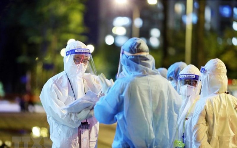 Chủ tịch nước yêu cầu khen thưởng những tấm gương chống dịch