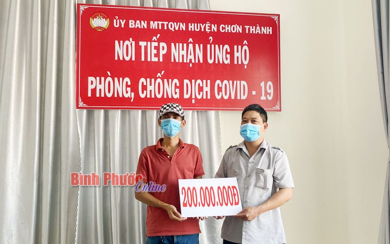 Chủ vườn lan ủng hộ 200 triệu đồng phòng, chống dịch bệnh Covid-19