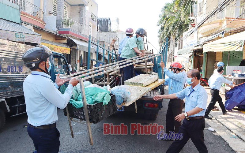 Chuẩn bị điều kiện đảm bảo an toàn để chợ Đồng Xoài hoạt động trở lại