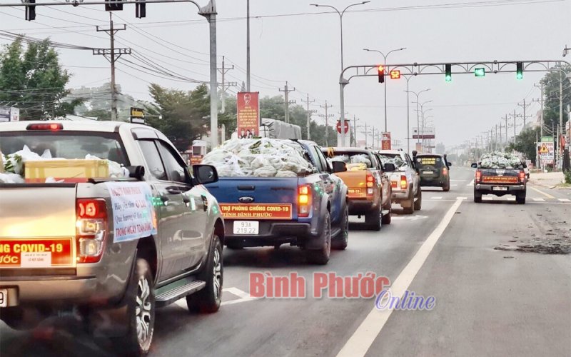 Chở yêu thương đến người lao động Bình Phước đang ở Bình Dương