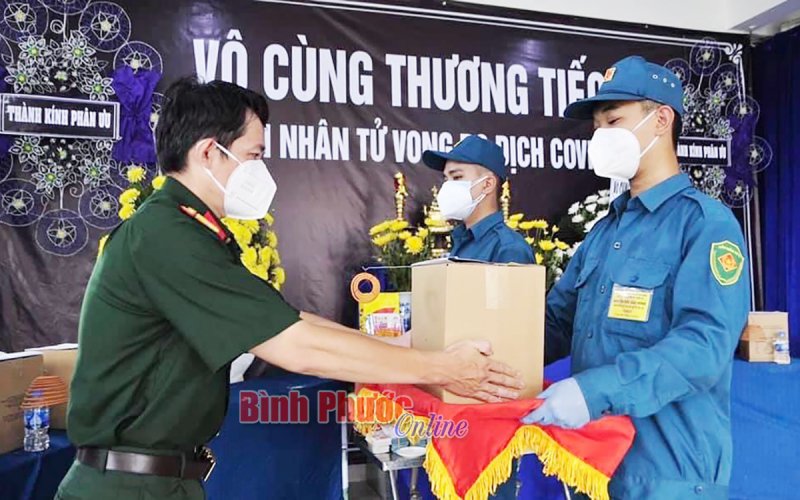 Đi một thân thể - về một hũ tro