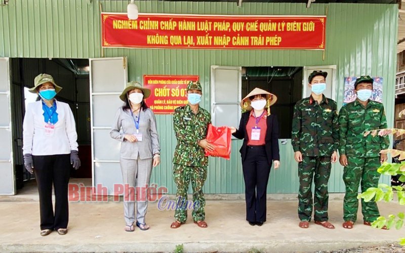 Đòn bánh tét nghĩa tình