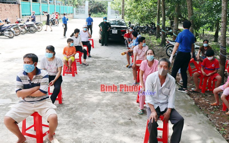 Đồng Xoài xét nghiệm Covid-19 cho khoảng 70.000 người có nguy cơ cao