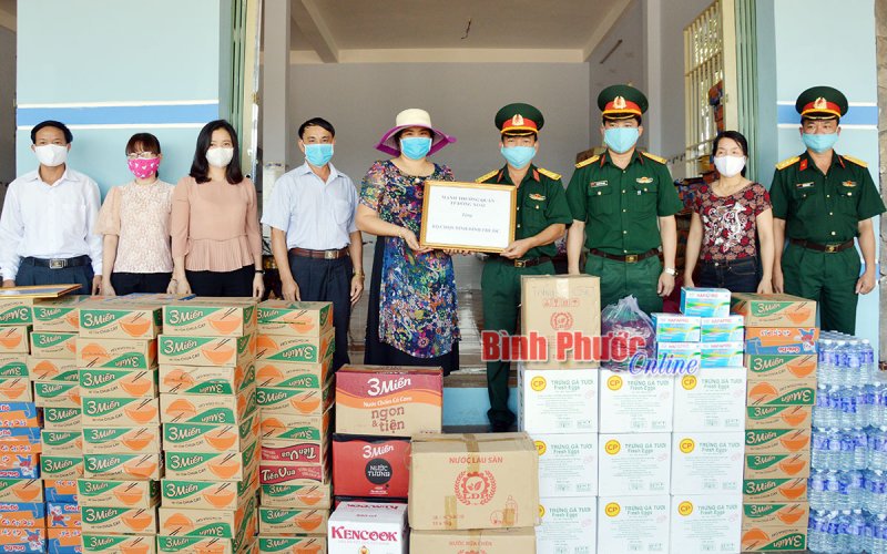 Gửi yêu thương đến các đơn vị lực lượng vũ trang Quân khu 7