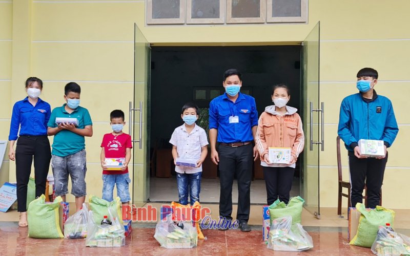 Hớn Quản khởi động chặng 2 hành trình Tôi yêu Tổ quốc