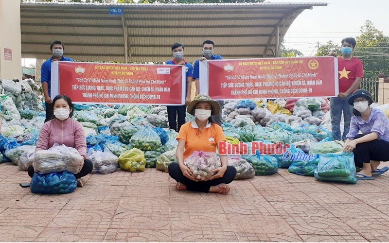 Lộc Ninh, Đồng Phú hỗ trợ hơn 40 tấn hàng hóa tặng vùng dịch