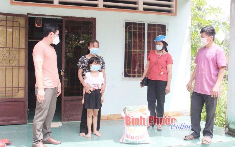 Nhóm đồng hương Nghệ Tĩnh hỗ trợ người dân khó khăn