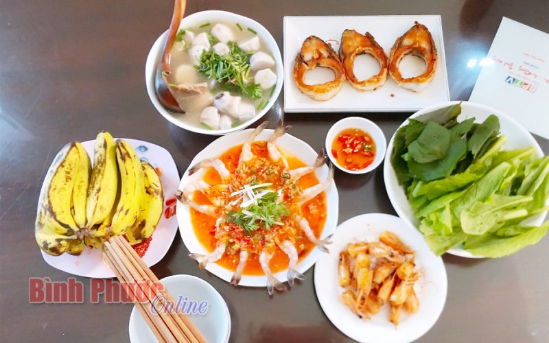 Niềm vui những ngày “sống chậm”