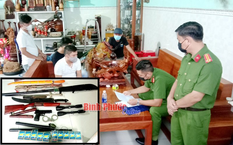 Phát hiện 12 đối tượng tụ tập trong nhà thuê cùng nhiều hung khí