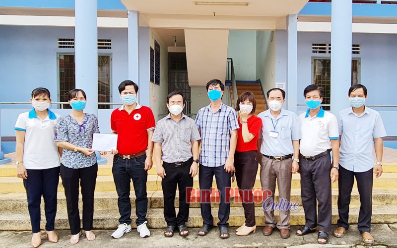 Tân Xuân chung sức bền lòng chống dịch