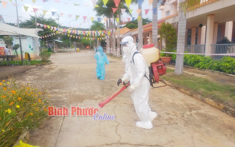 Thanh niên Lộc Ninh tiên phong nơi tuyến đầu chống dịch