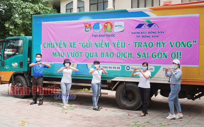 Thêm những “Chuyến xe nghĩa tình” hướng về tâm dịch