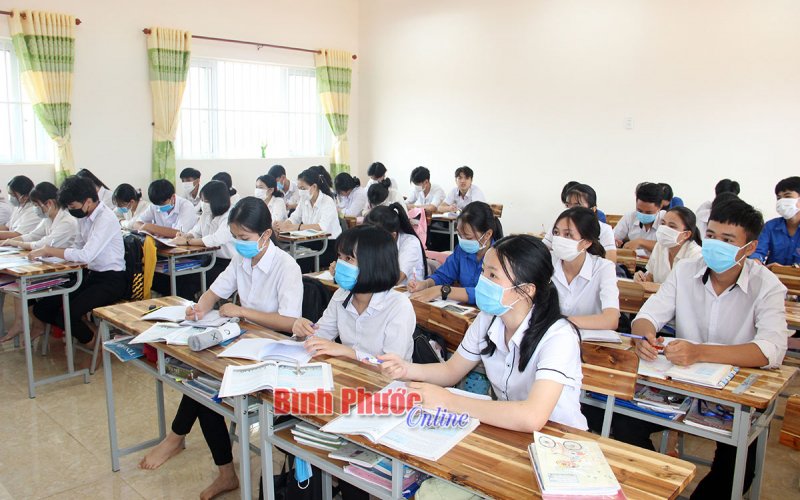 Tiếp nhận, tạo điều kiện cho học sinh học tập tại nơi cư trú do dịch Covid-19