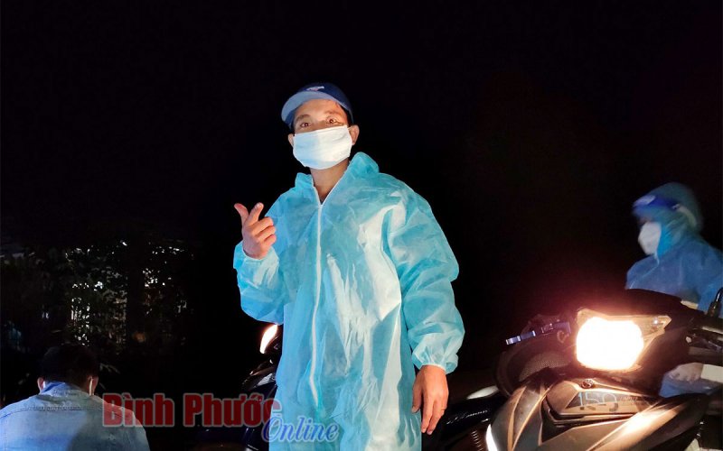 Tô thắm màu áo tình nguyện