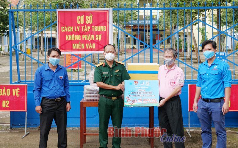 Trao tặng 1.200 quả trứng gà cho các khu cách ly