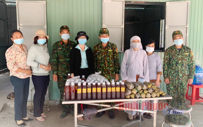 Tuyên truyền lưu động phòng, chống dịch Covid-19 bằng tiếng Khmer