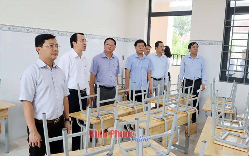 Bí thư Thành ủy Đồng Xoài kiểm tra công tác chuẩn bị năm học mới