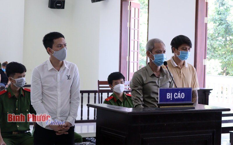 Bình Phước: 3 bị cáo lãnh án tù vì đánh hội đồng 1 bệnh nhân đến tử vong