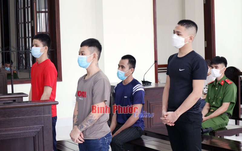 Bình Phước: 4 thanh niên lãnh án từ 14 năm tù đến chung thân vì tội giết người 