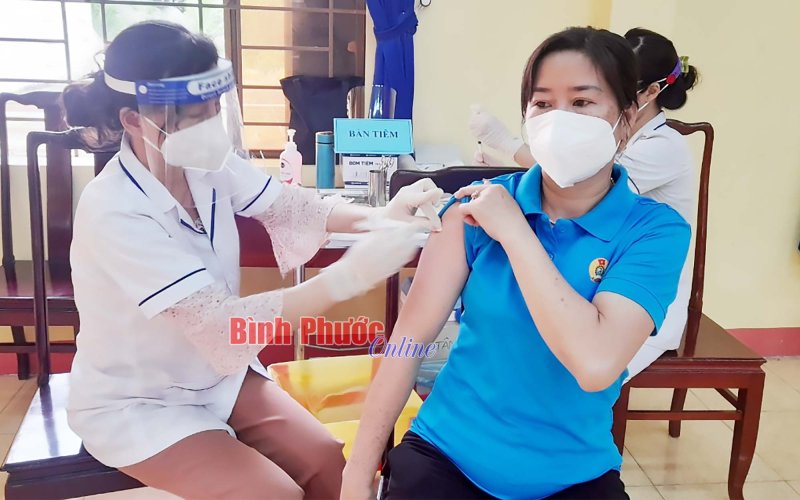 Bình Phước: Đẩy nhanh tiến độ tiêm vắc xin phòng Covid-19