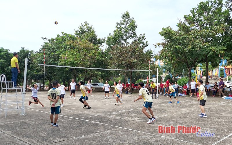 Bình Phước: Khởi tranh thi đấu bóng chuyền, tennis hội thao Khối thi đua số 6
