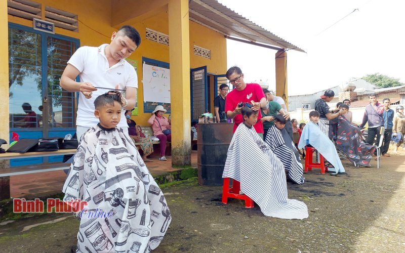 Bình Phước: Thiết thực chương trình “Góp yêu thương, cùng em thắp sáng ước mơ” 