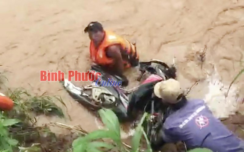 Bù Gia Mập: Đã tìm thấy nam sinh lớp 12 bị nước cuốn trôi tử vong