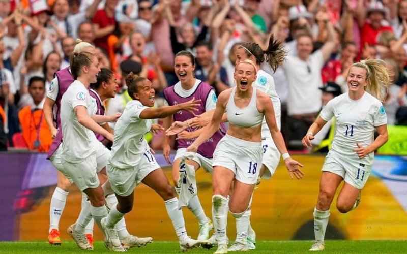 Các cô gái Tam Sư lên ngôi vô địch Euro 2022