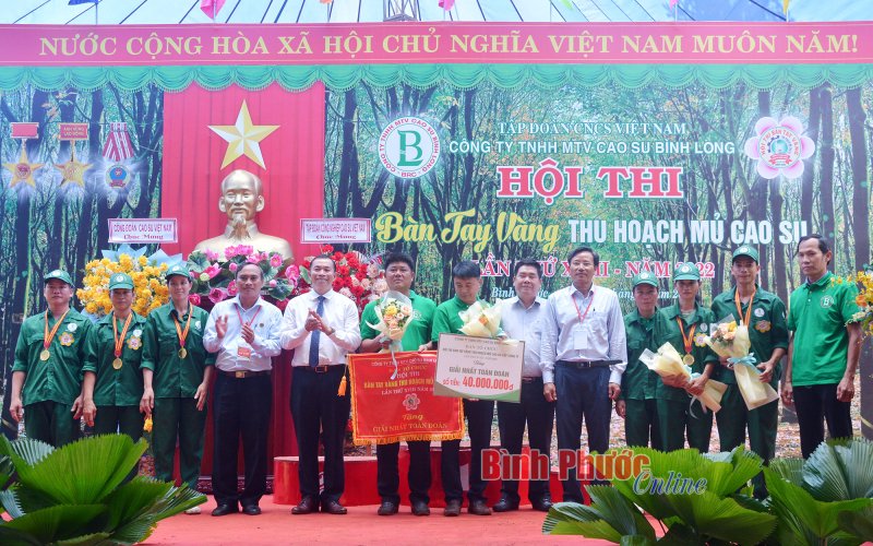 Công ty cao su Bình Long tổng kết hội thi Bàn tay vàng thu hoạch mủ cao su