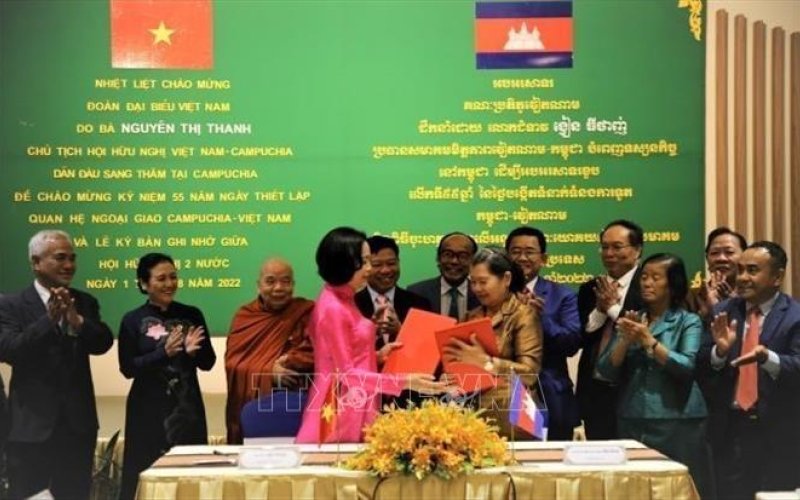 Củng cố quan hệ hợp tác giữa hai tổ chức hữu nghị Việt Nam - Campuchia