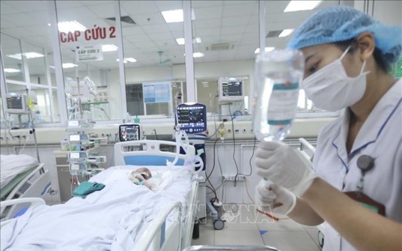 Đề xuất n&acirc;ng phụ cấp l&ecirc;n 100% cho nh&acirc;n vi&ecirc;n y tế dự ph&ograve;ng, y tế x&atilde;, phường