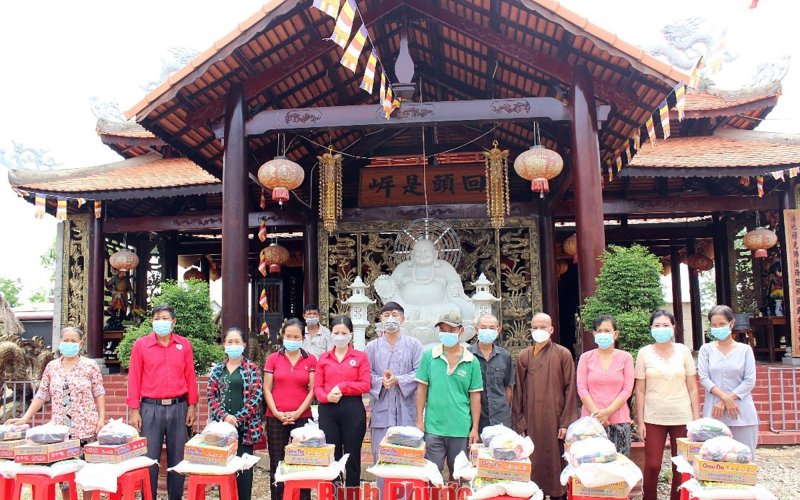 Hiến hàng ngàn mét đất cho người nghèo xây nhà