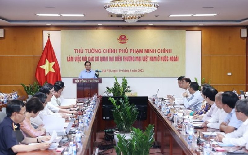 Hội nghị trực tuyến với các cơ quan thương mại Việt Nam ở nước ngoài