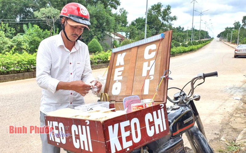 Kẹo chỉ - món quê giữa phố