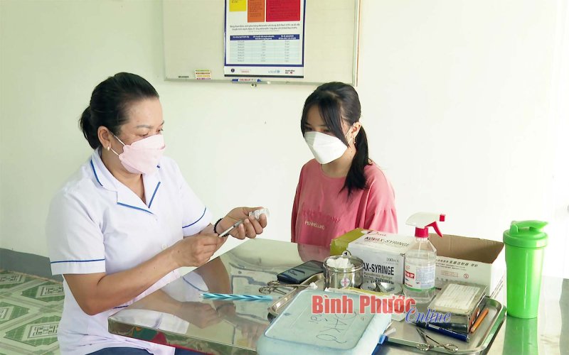 Kh&ocirc;ng để xảy ra &ldquo;lỗ hổng&rdquo; miễn dịch Covid-19