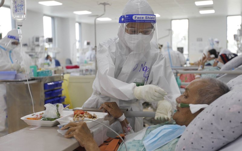 Mức phụ cấp cho nh&acirc;n vi&ecirc;n y tế đ&atilde; qu&aacute; lạc hậu