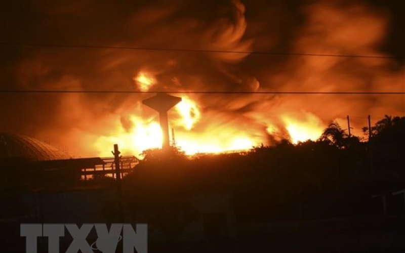 Nhiều quốc gia hỗ trợ nhân đạo cho Cuba sau thảm họa cháy kho chứa dầu