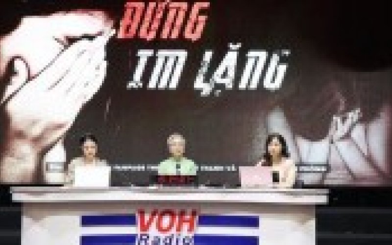 Phát thanh trực tiếp: Chất keo “hút” thính giả đến với báo nói