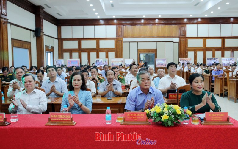 Phú Riềng họp mặt kỷ niệm 7 năm thành lập huyện 