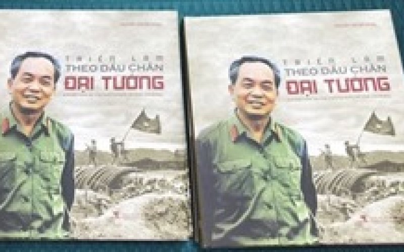 Ra mắt cuốn sách 'Triển lãm theo dấu chân Đại tướng'