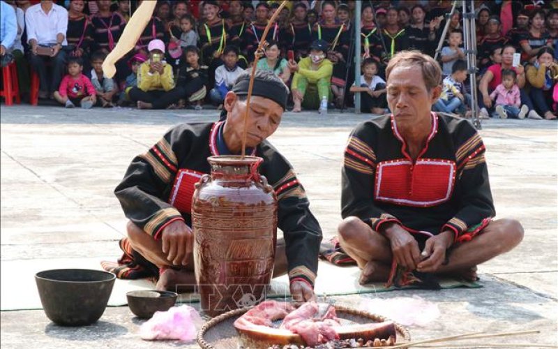 Tiến tới ph&aacute;t triển bền vững v&ugrave;ng đồng b&agrave;o d&acirc;n tộc thiểu số