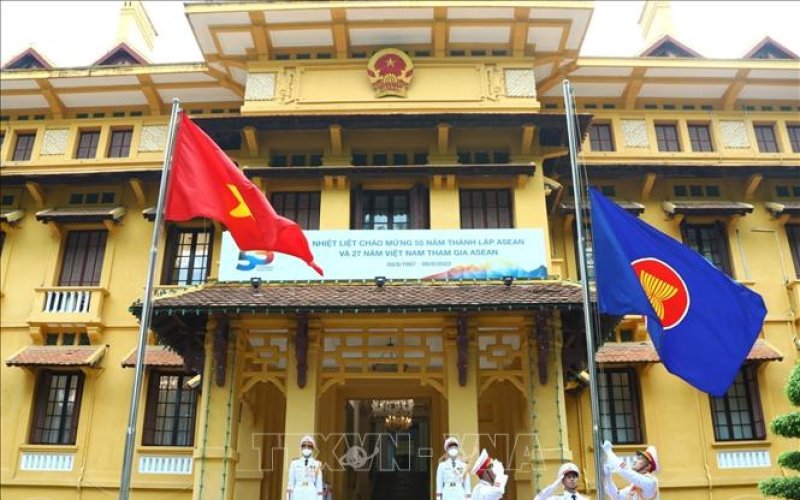 Trang trọng Lễ thượng cờ kỷ niệm 55 năm thành lập ASEAN