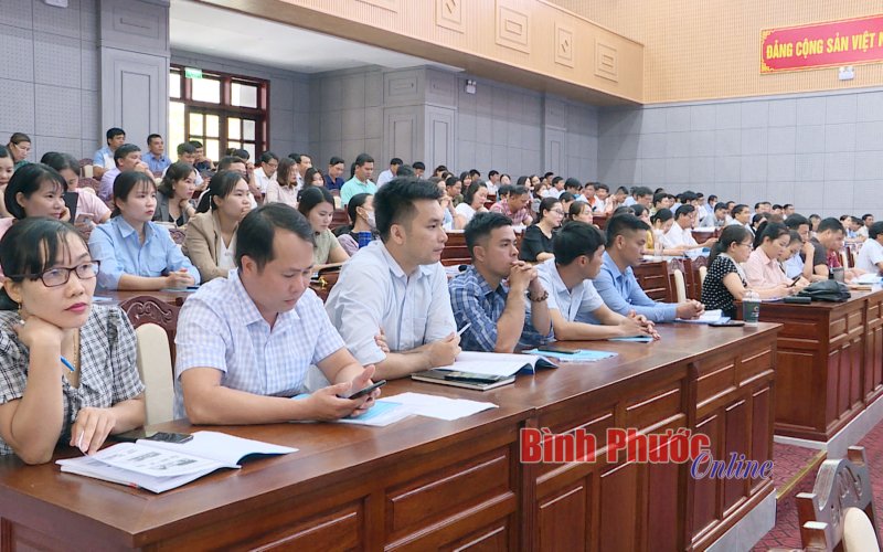 280 cán bộ, giáo viên tập huấn về trật tự an toàn giao thông