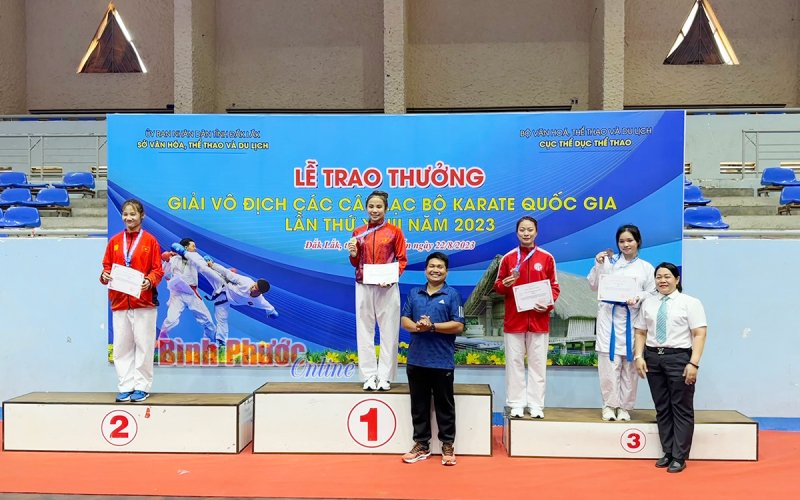 Bình Phước giành HCV nội dung Kumite cá nhân nữ 65kg