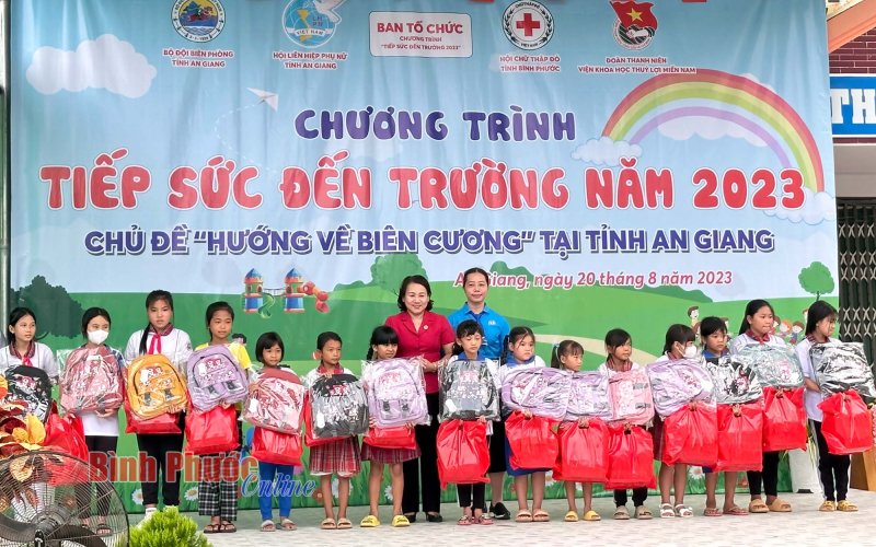 Bình Phước "Tiếp sức đến trường năm 2023" tại An Giang