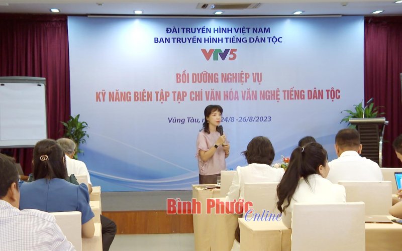 Bồi dưỡng kỹ năng biên tập tạp chí văn hóa văn nghệ tiếng dân tộc