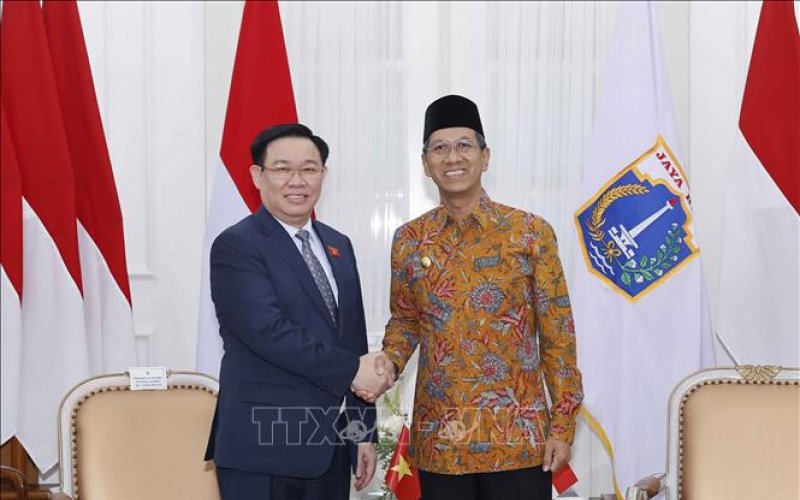 Chủ tịch Quốc hội Vương Đình Huệ tiếp Thống đốc Đặc khu Thủ đô Jakarta