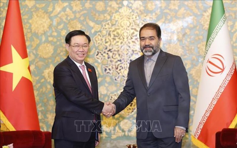 Chủ tịch Quốc hội Vương Đình Huệ tiếp Tỉnh trưởng Isfahan, Iran 