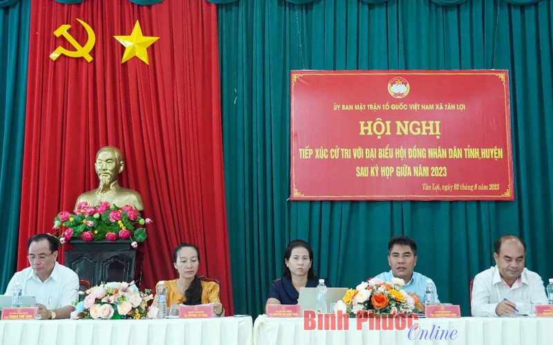Đại biểu HĐND tỉnh, huyện tiếp xúc cử tri Hớn Quản